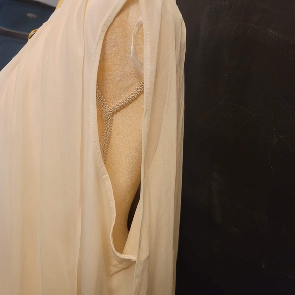 Cream and gold dress ♡ - Picture 3 of 12